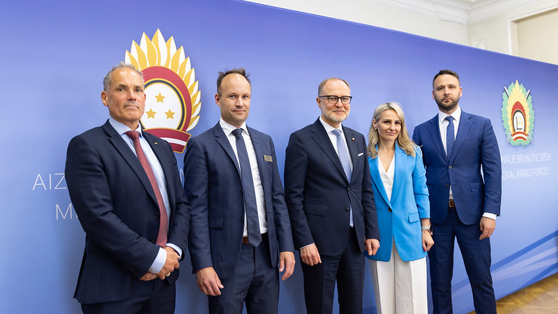Aizsardzības ministrs tiekas ar aizsardzības industrijas uzņēmumu SIA “Ammunity”, “Scandinavian Astor Group” pārstāvjiem