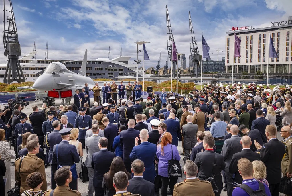 Aizsardzības ministrs piedalīsies aizsardzības industrijas izstādē “DSEI 2025” Londonā