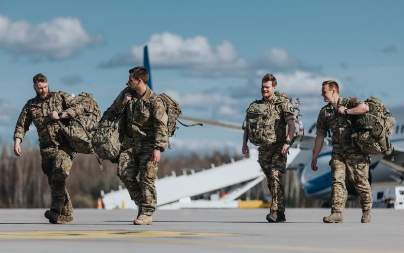 The first soldiers of the Royal Danish Armed Forces contingent arrive in Latvia (10546)