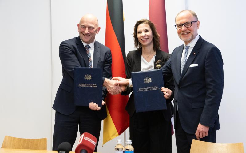 Parakstīts saprašanās memorands par prettanku mīnu ražotnes izveidi Latvijā