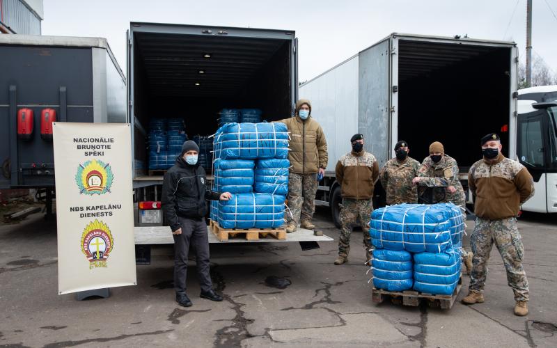 Nacionālie bruņotie spēki reģionos nogādā humāno palīdzību ģimenēm un senioriem